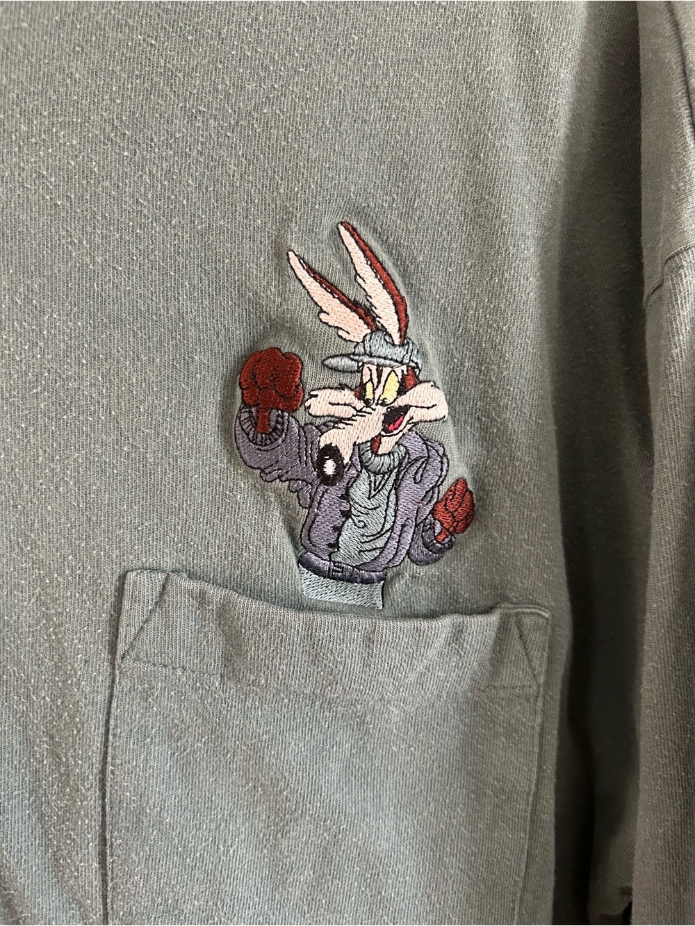 Vintage 1995 Warner Bros Bugs Bunny Basketball Embroidered Long Sleeve Mens XL - Picture 3 of 9